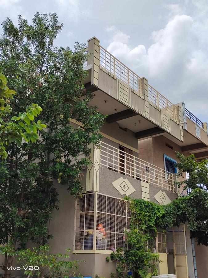 Srinivasa Homestay Hampi Exteriör bild