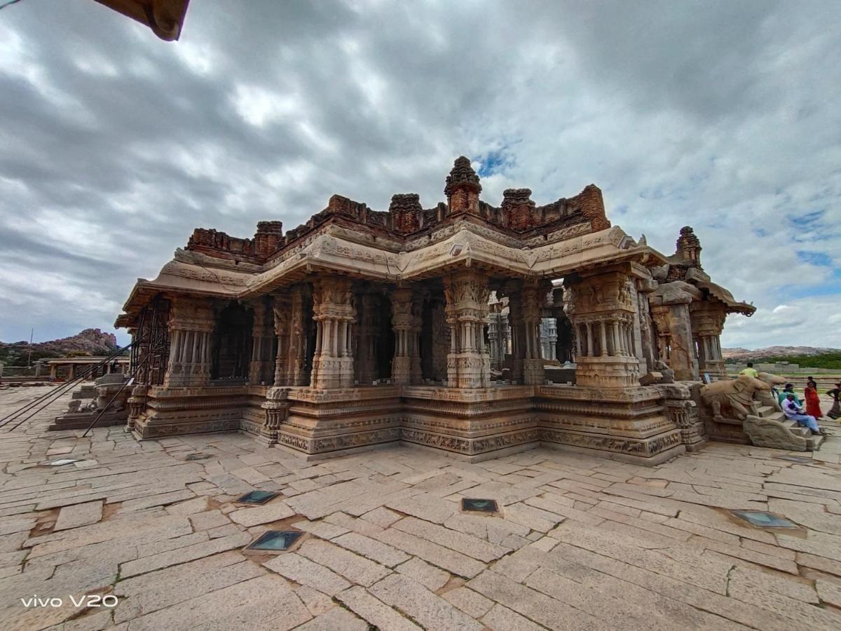 Srinivasa Homestay Hampi Exteriör bild
