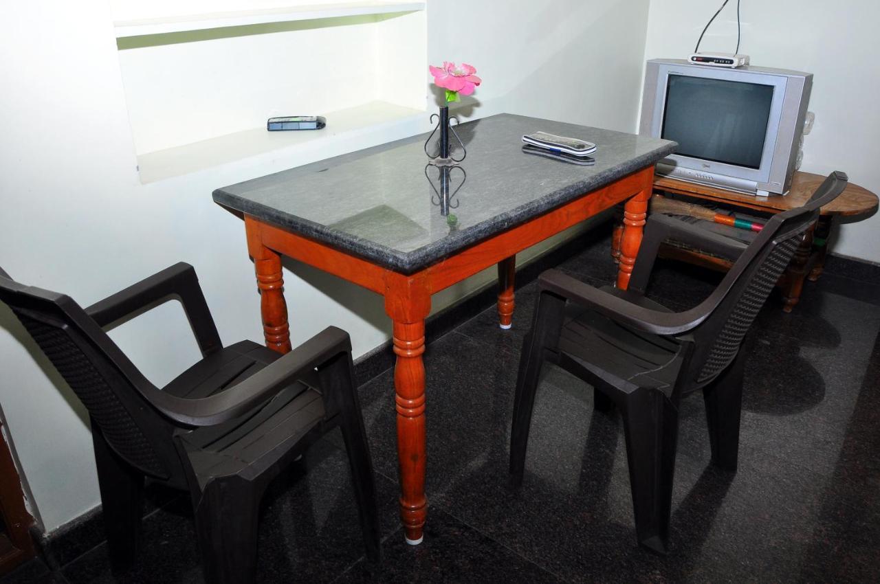 Srinivasa Homestay Hampi Exteriör bild